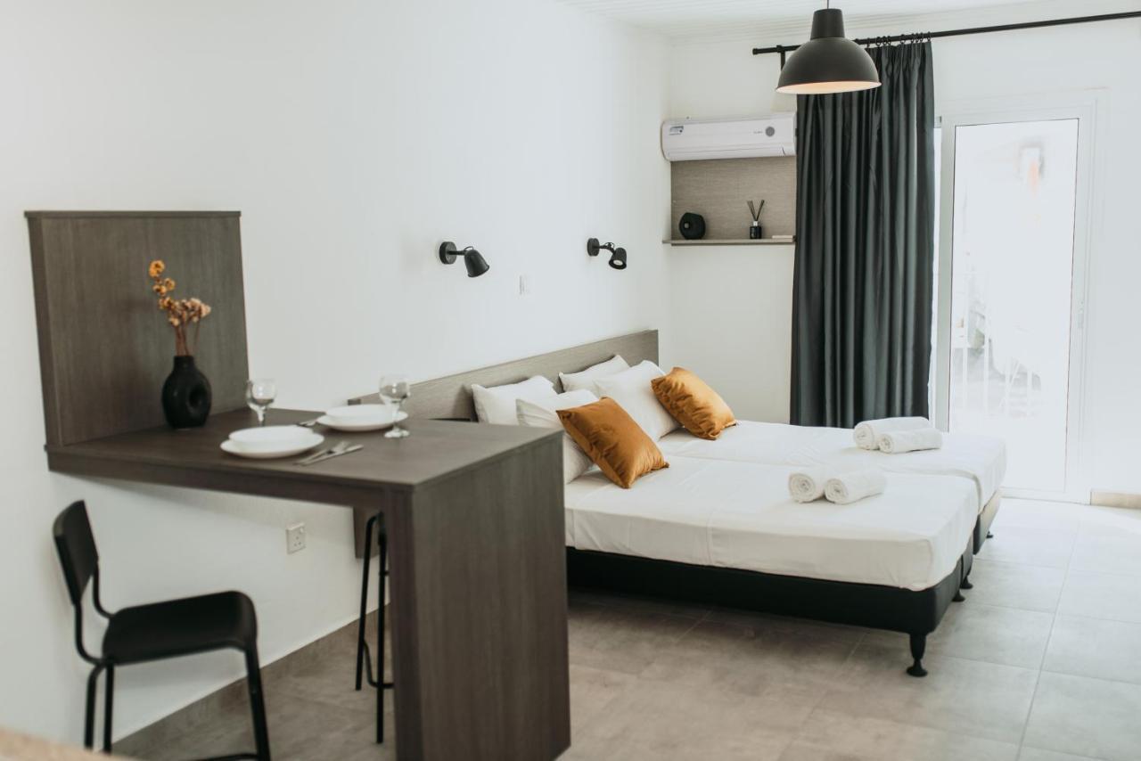 Five Keys Apartments Ayia Napa Bagian luar foto