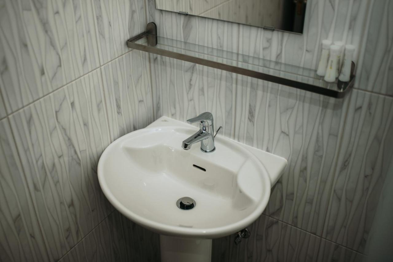 Five Keys Apartments Ayia Napa Bagian luar foto