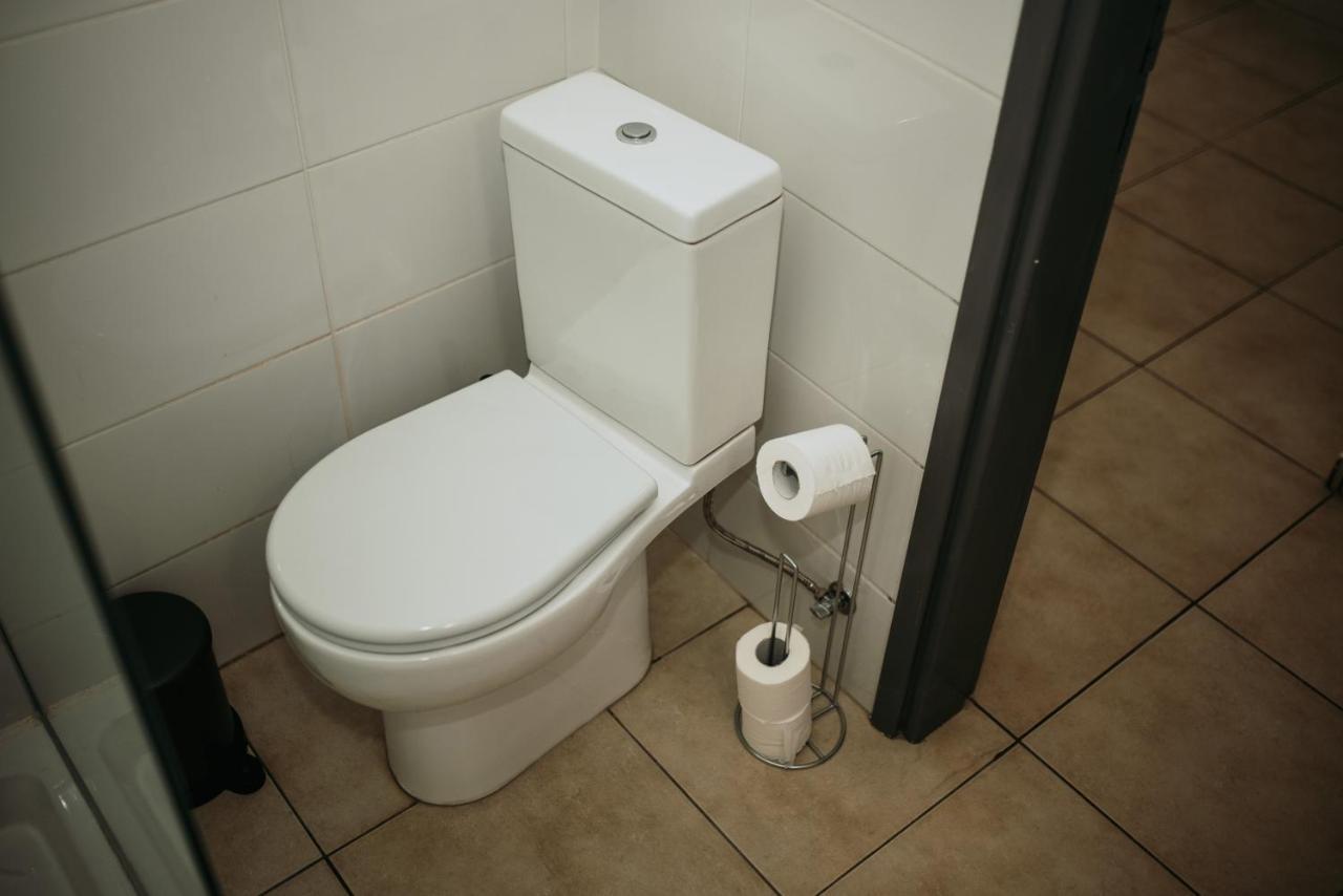 Five Keys Apartments Ayia Napa Bagian luar foto