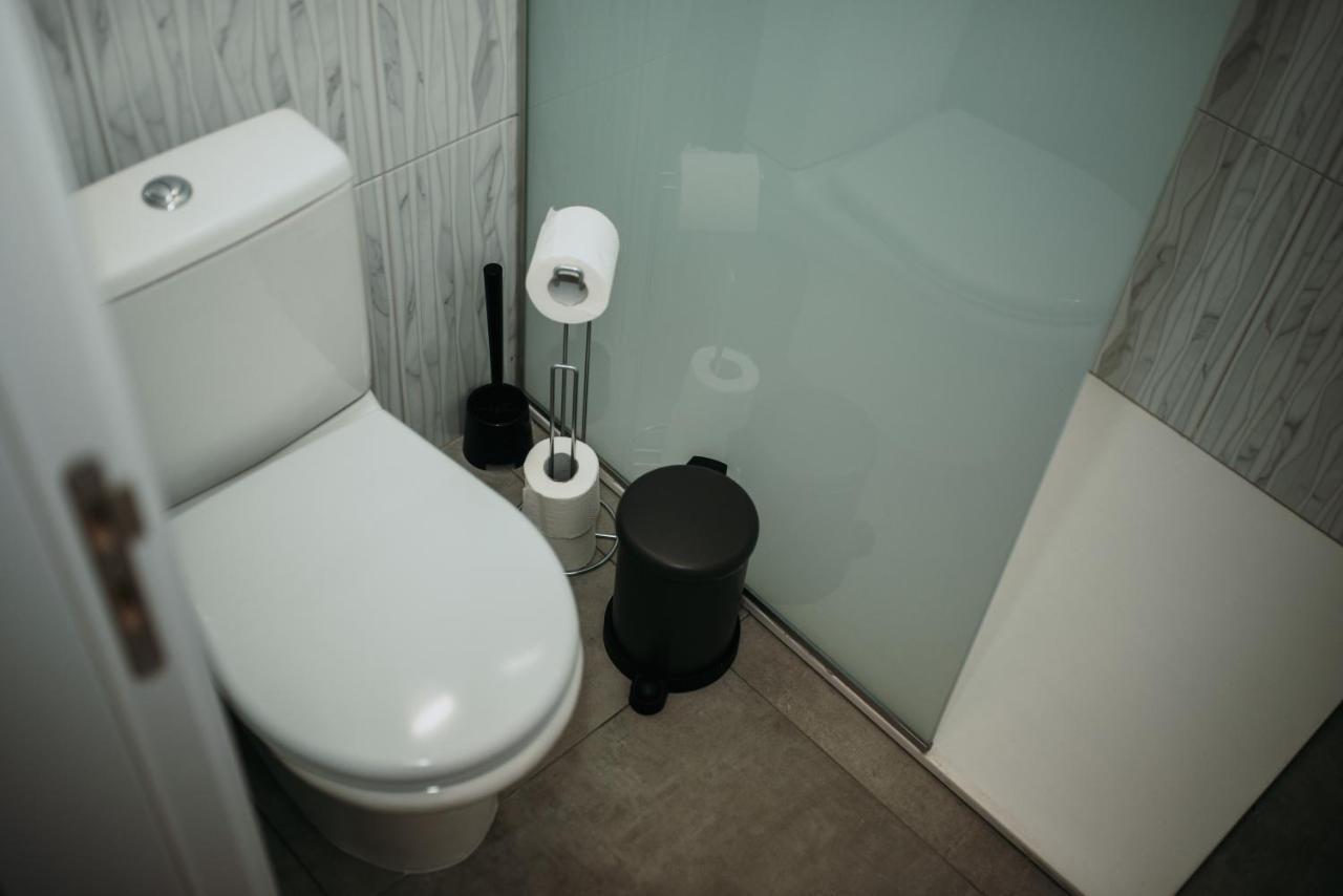Five Keys Apartments Ayia Napa Bagian luar foto